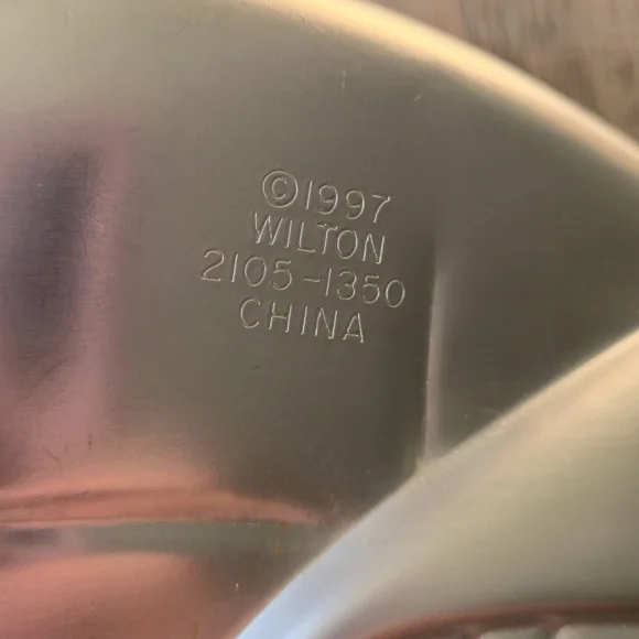 VINTAGE 1997 Wilton Race Car Cake Pan #11 NASCAR Style - Fast Birthday Fun! - Picture 2 of 6